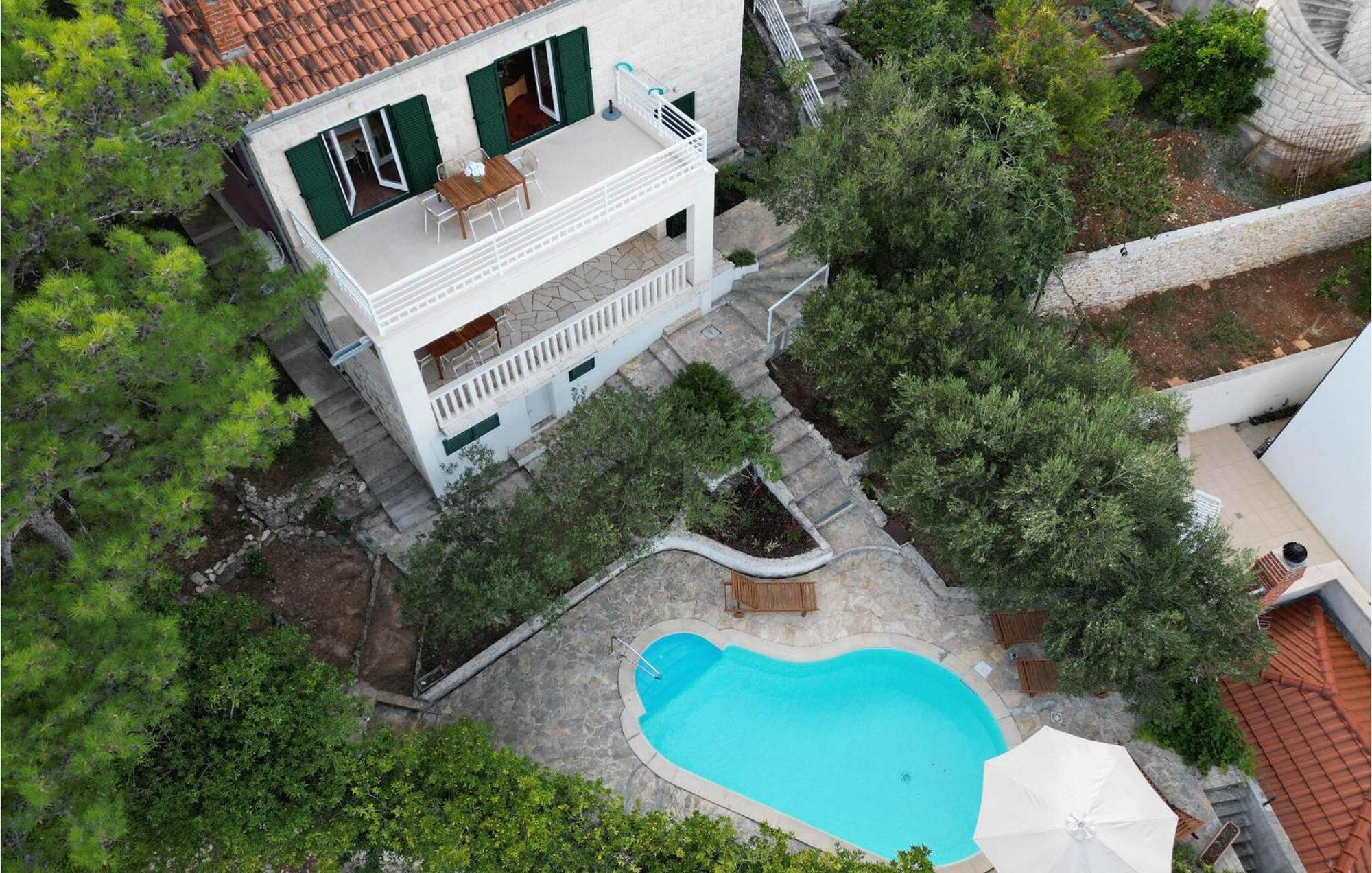 Cozy Home In Postira With Kitchen Exterior photo